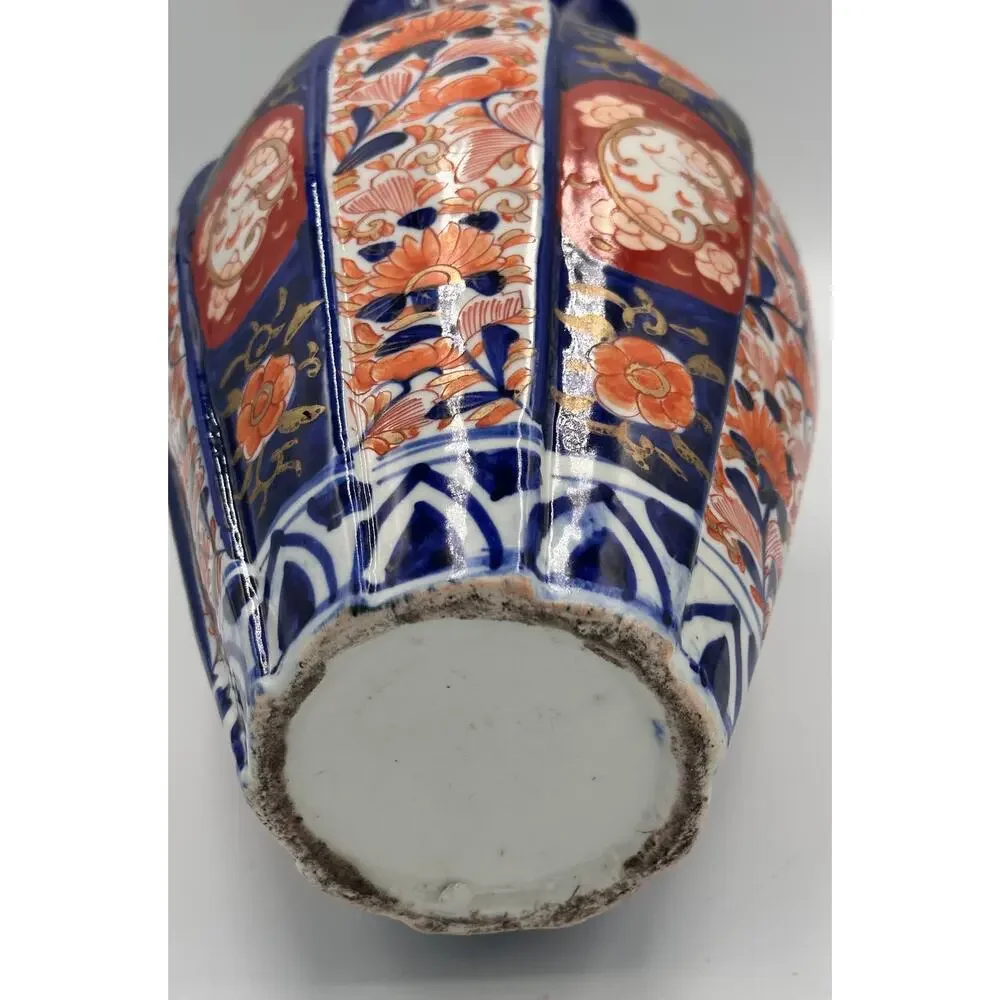 Japanese porcelain Meiji Period Imari Fluted Ribbed Body Vase